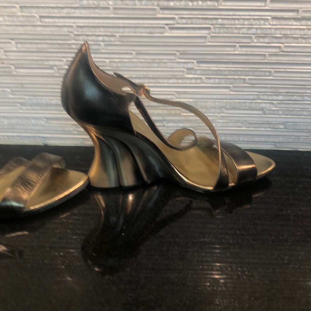 Shoes.  Gorgeous dressy sandlels